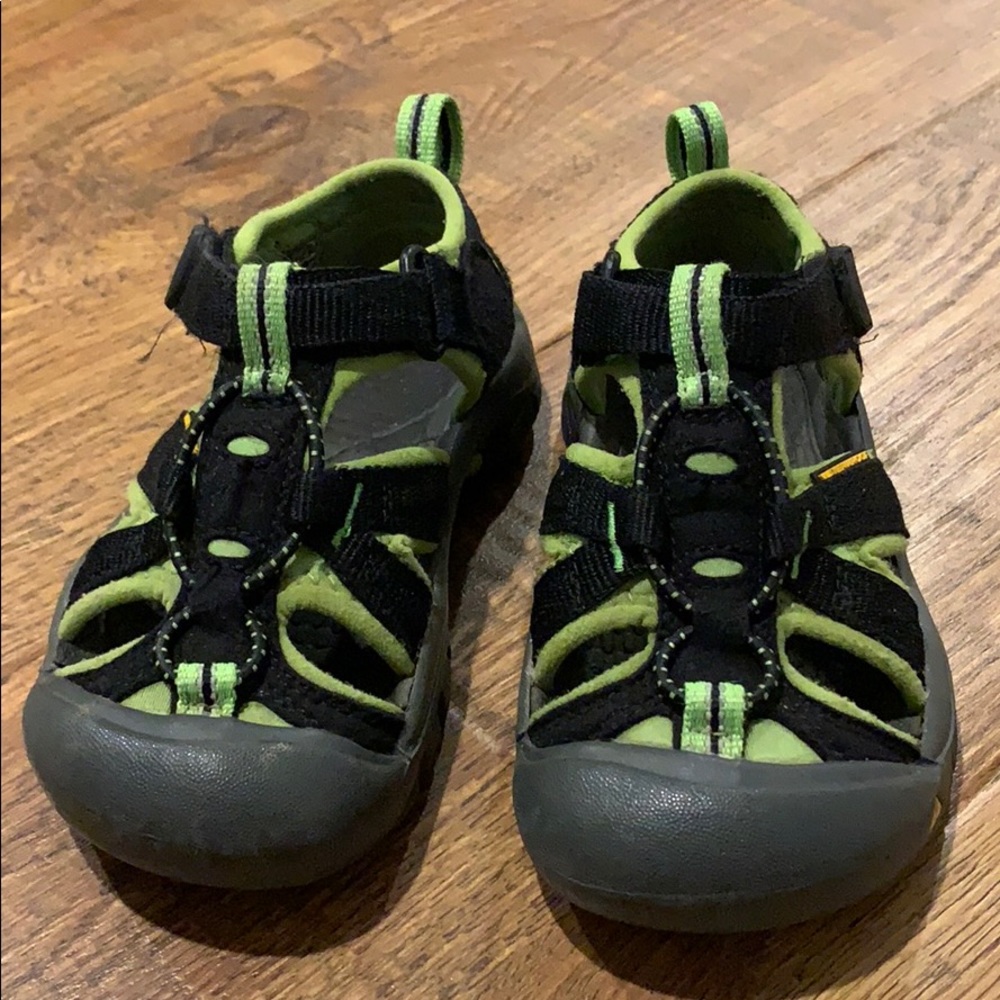 Keen waterproof shoes